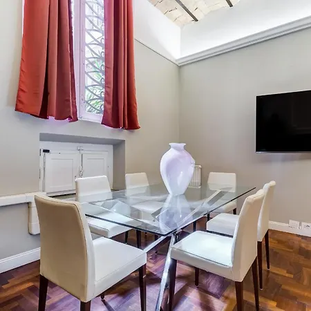 Spanish Garden Apartment Rome